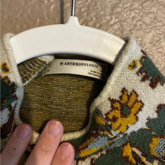 Floral mock neck sweater - Picture 7 of 12